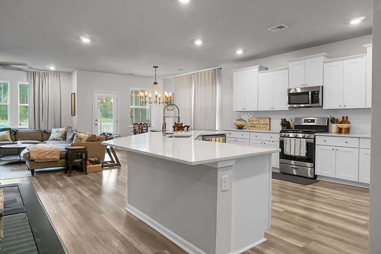 995 Arrowwood Way Photo 8