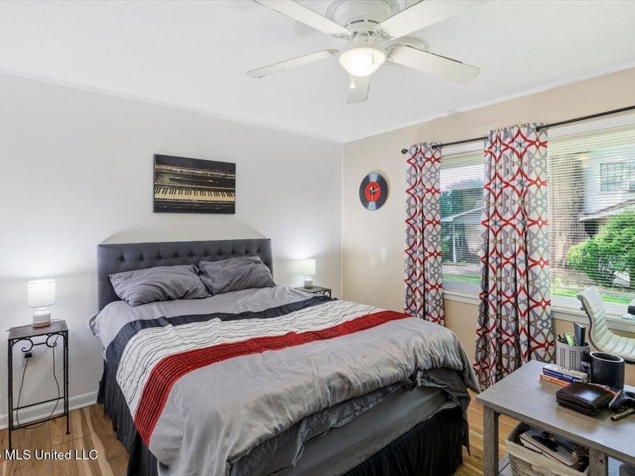 Property Image 32