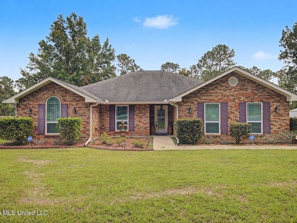 5624 Aila Street, Diamondhead, MS 39525