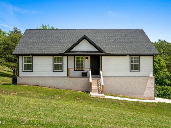 3886 Settlers Trail, Kodak, TN 37764
