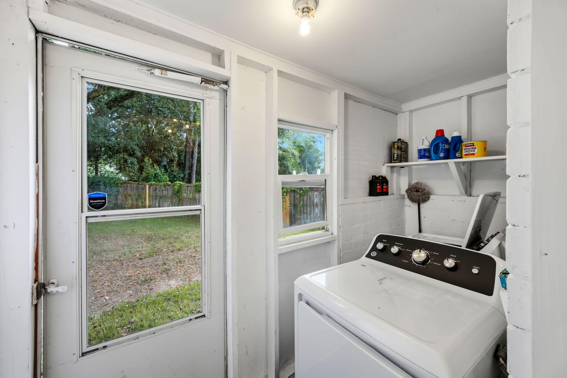 4630 Oakwood Avenue  Photo 12