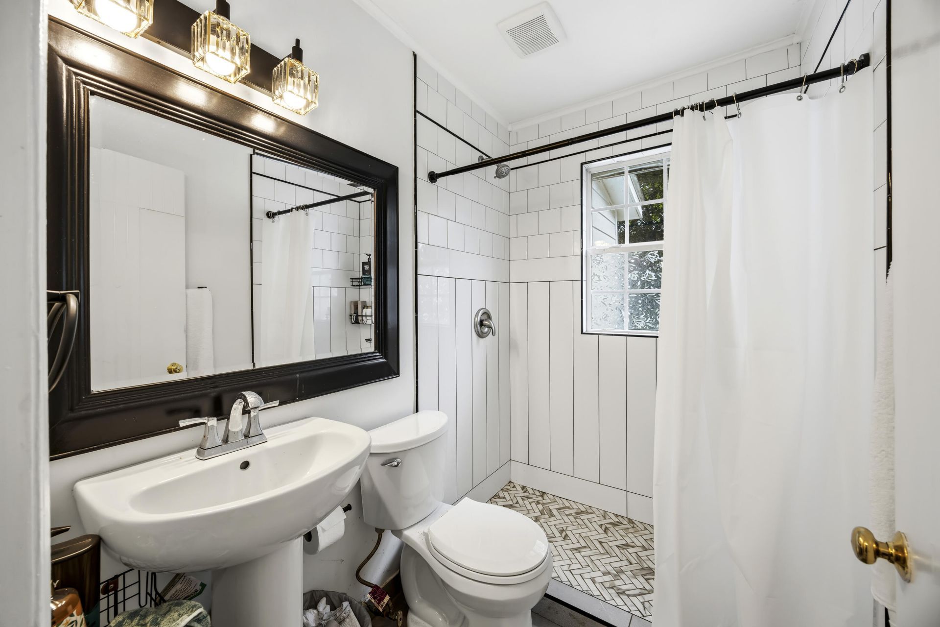 4630 Oakwood Avenue  Photo 31