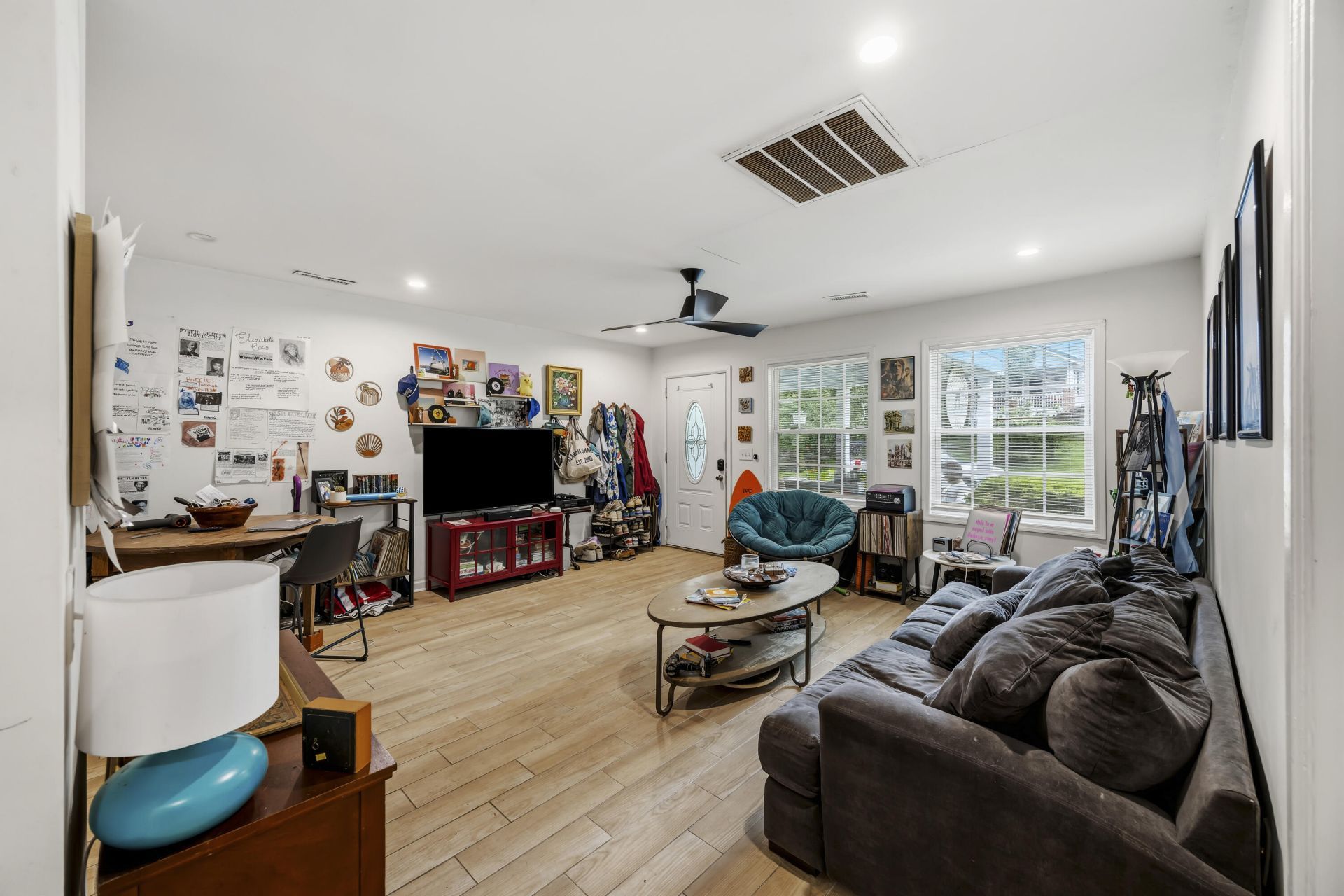 4630 Oakwood Avenue Photo 4