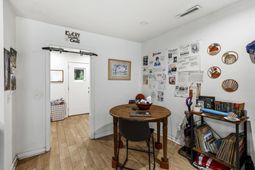 4630 Oakwood Avenue photo 4