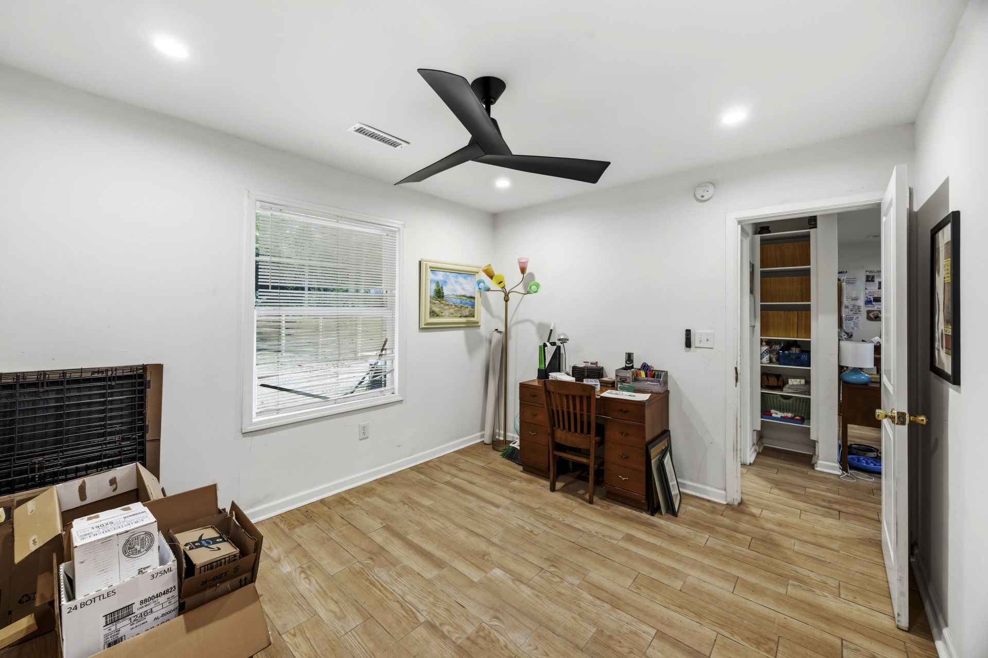 4630 Oakwood Avenue Photo 9