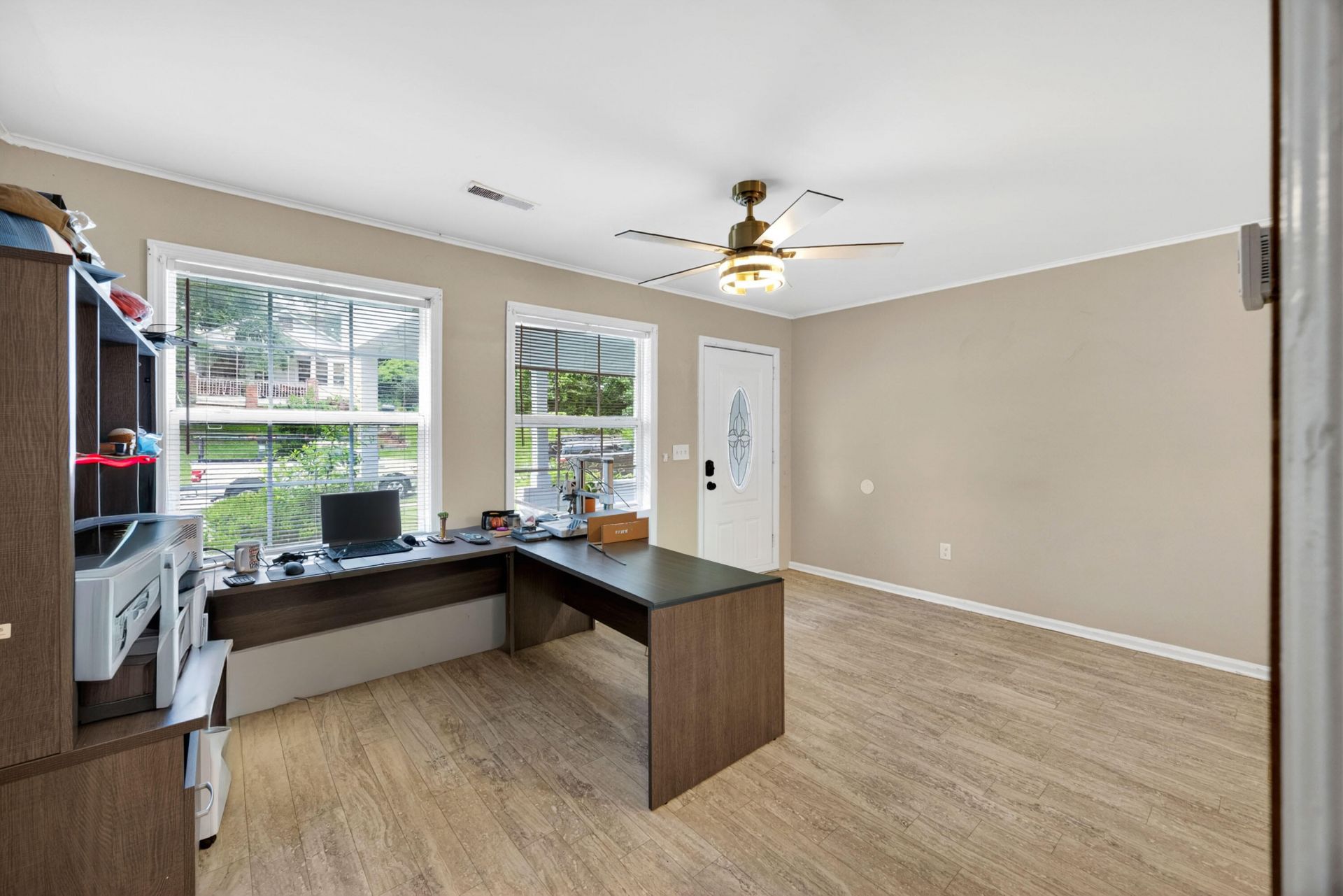 4630 Oakwood Avenue  Photo 9