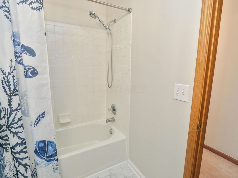 2786 Laurel Wind Boulevard , Lewis Center, OH 43035 Photo 33