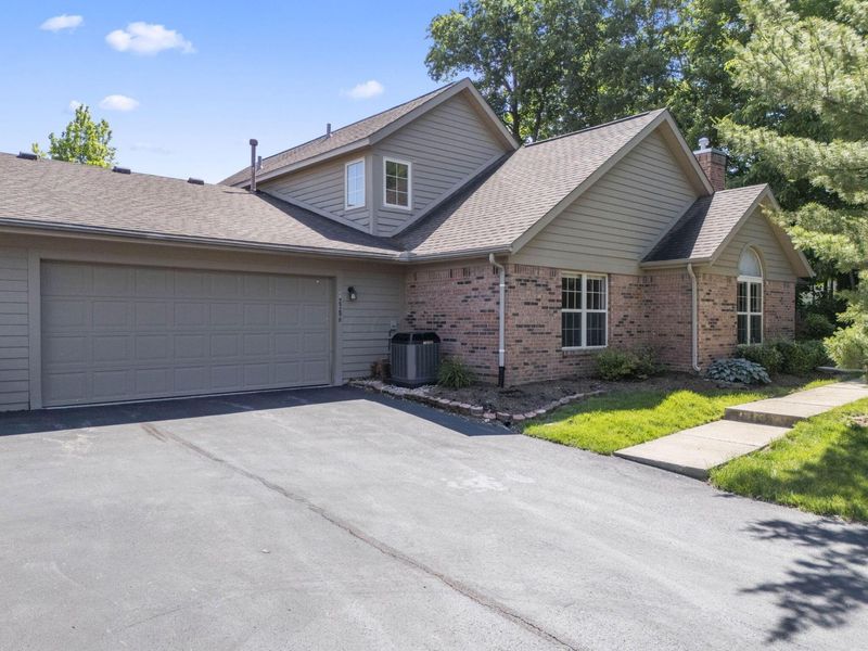2786 Laurel Wind Boulevard , Lewis Center, OH 43035 Photo 4