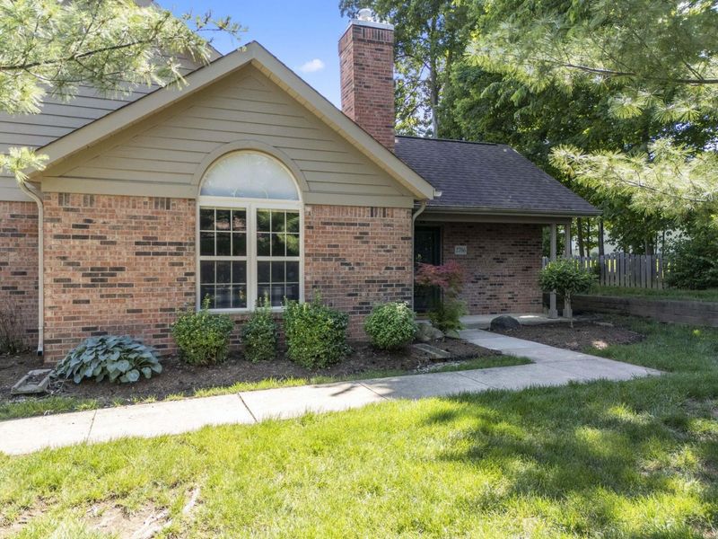 2786 Laurel Wind Boulevard , Lewis Center, OH 43035 Photo 5