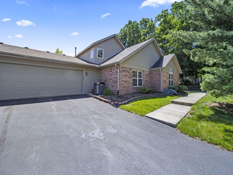 2786 Laurel Wind Boulevard , Lewis Center, OH 43035 Photo 8