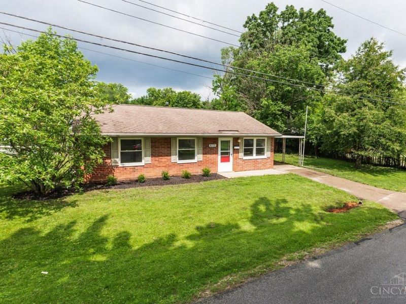 8075 Queens Avenue, Sycamore Township, OH 45236 Photo 2