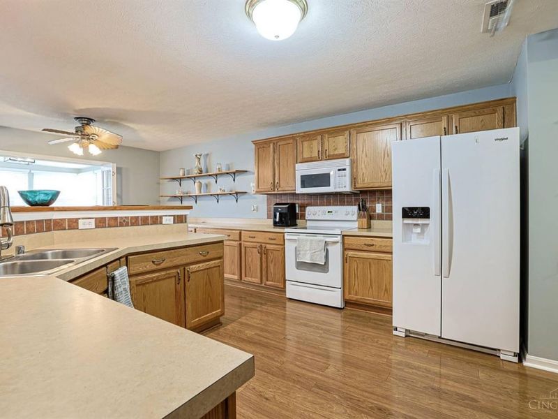 312 Heftner Circle, Hamilton Twp, OH 45039 Photo 11