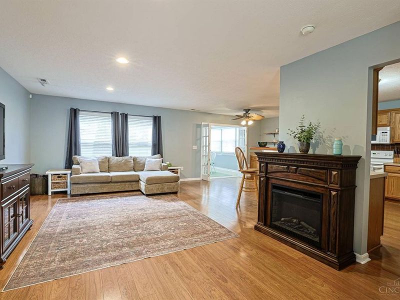 312 Heftner Circle, Hamilton Twp, OH 45039 Photo 6