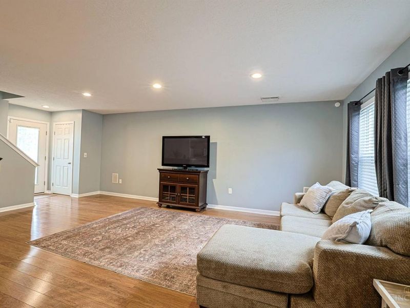312 Heftner Circle, Hamilton Twp, OH 45039 Photo 8
