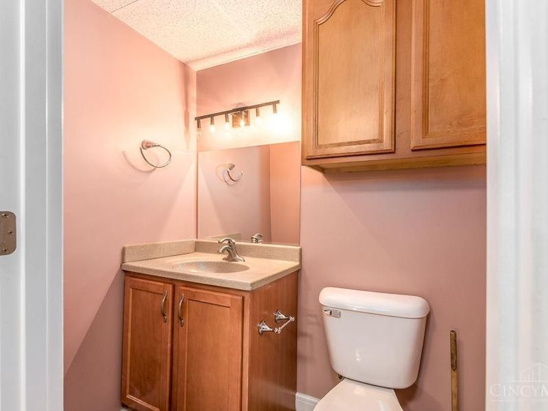 8670 Zodiac Drive, Springfield Twp., OH 45231 Photo 23