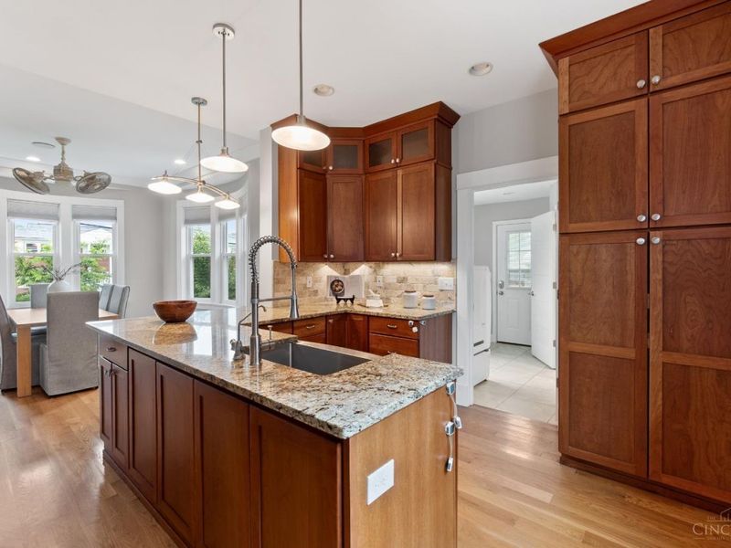 7712 Plainfield Road, Deer Park, OH 45236 Photo 9