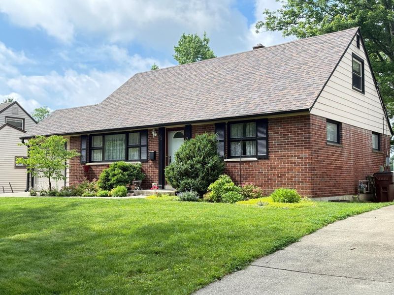 53 Hadley Road, Greenhills, OH 45218 Photo 1