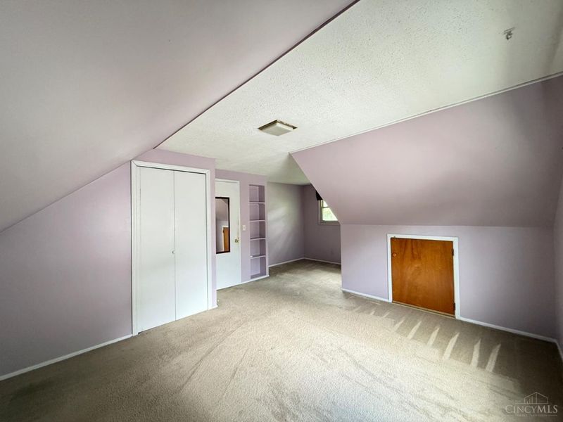 53 Hadley Road, Greenhills, OH 45218 Photo 16