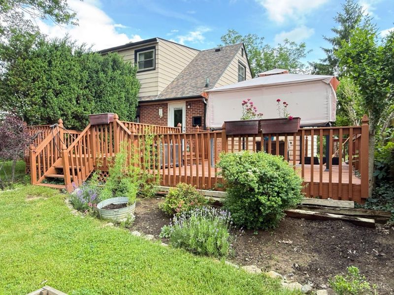 53 Hadley Road, Greenhills, OH 45218 Photo 26