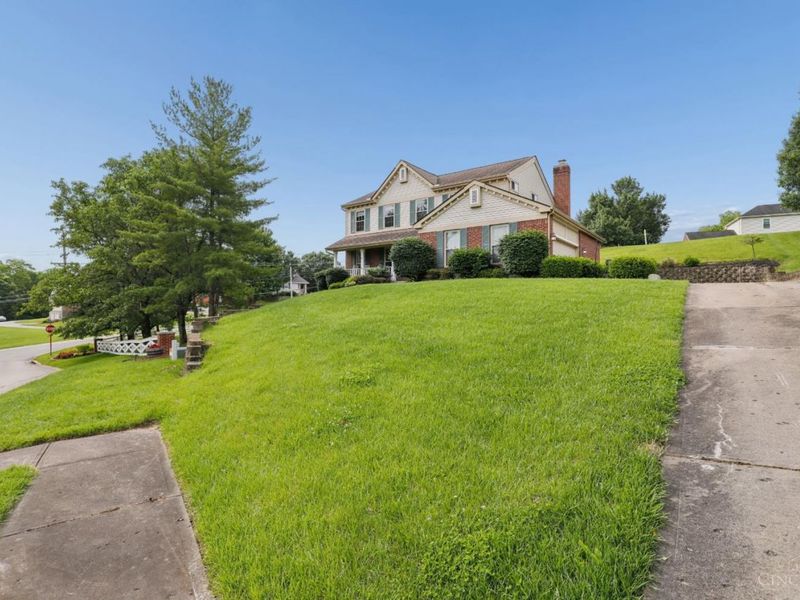 5509 Windmere Drive, Green Township, OH 45248 Photo 2