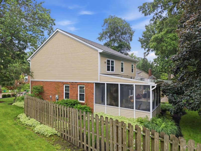 137 Shingleoak Drive, Loveland, OH 45140 Photo 10