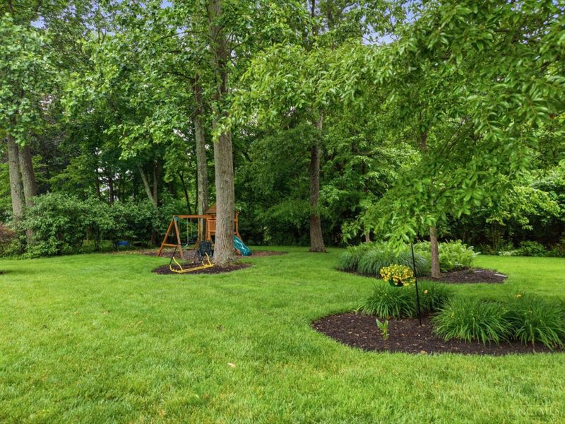 137 Shingleoak Drive, Loveland, OH 45140 Photo 16