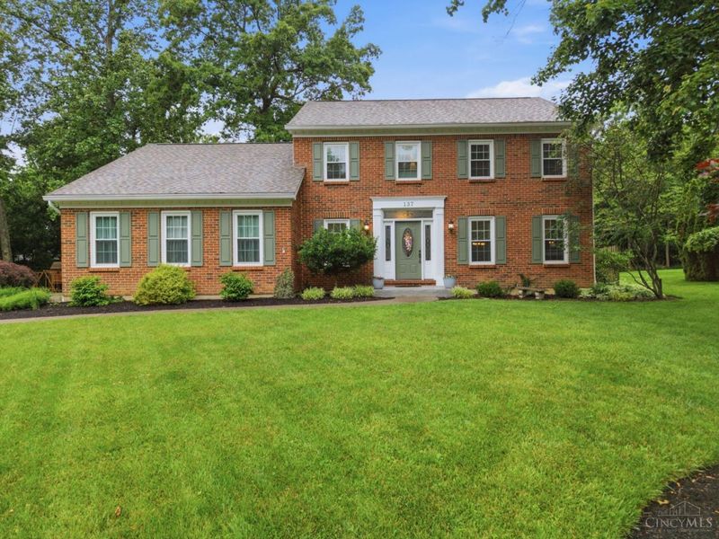 137 Shingleoak Drive, Loveland, OH 45140 Photo 2