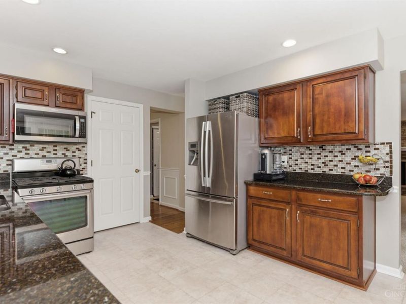 137 Shingleoak Drive, Loveland, OH 45140 Photo 31