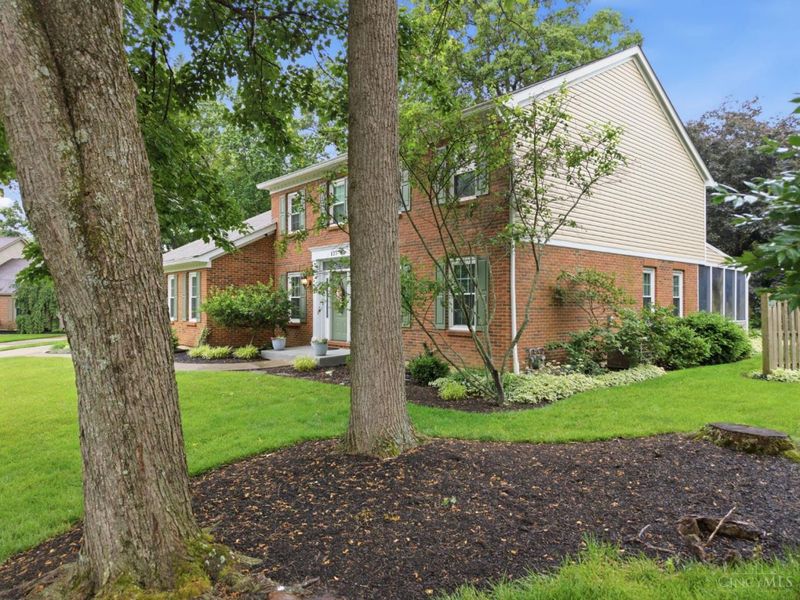 137 Shingleoak Drive, Loveland, OH 45140 Photo 7
