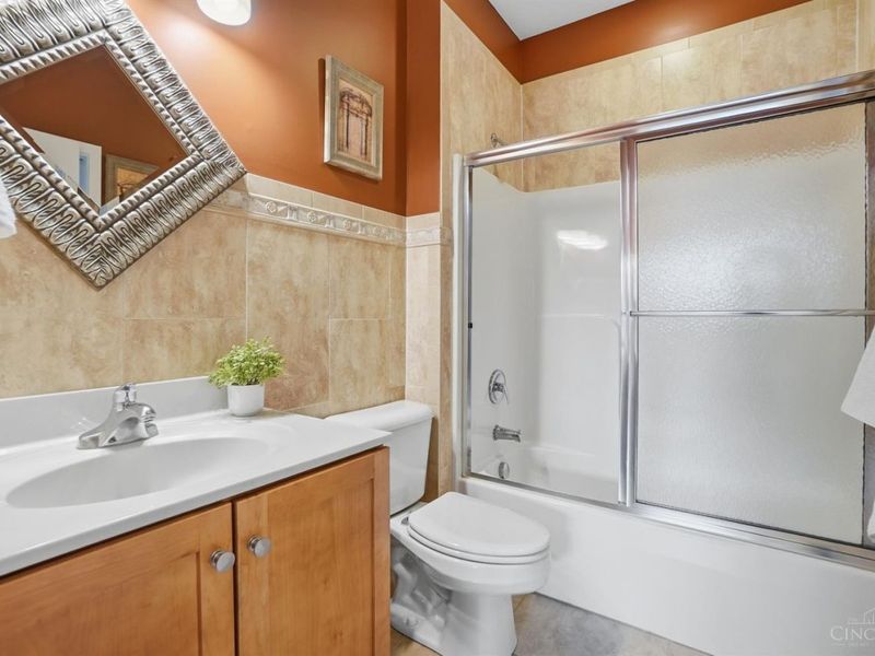 1825 Walker Street, Cincinnati, OH 45202 Photo 32