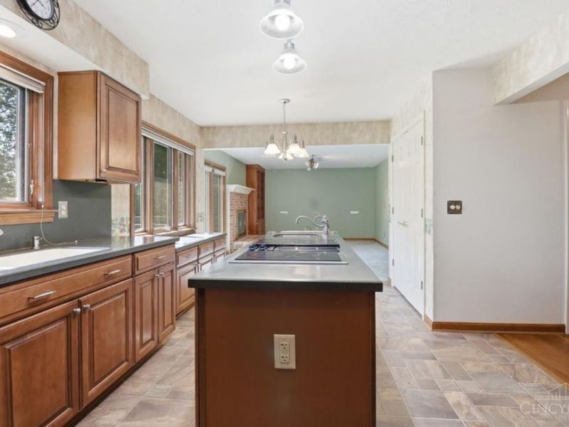 5905 Sovereign Drive, Sharonville, OH 45241 Photo 9