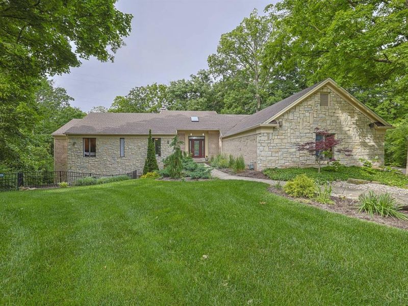 9774 Berry Hill Drive, West Chester, OH 45241 Photo 1