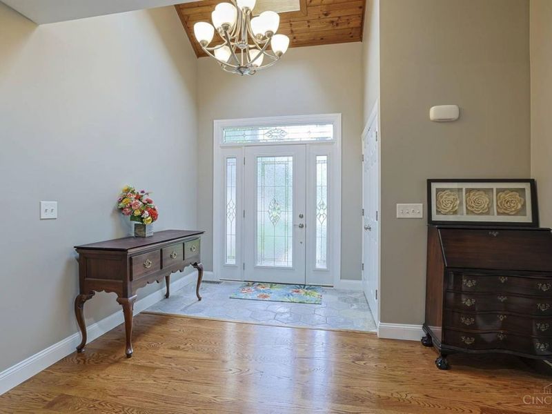 9774 Berry Hill Drive, West Chester, OH 45241 Photo 2