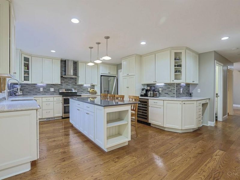 9774 Berry Hill Drive, West Chester, OH 45241 Photo 7