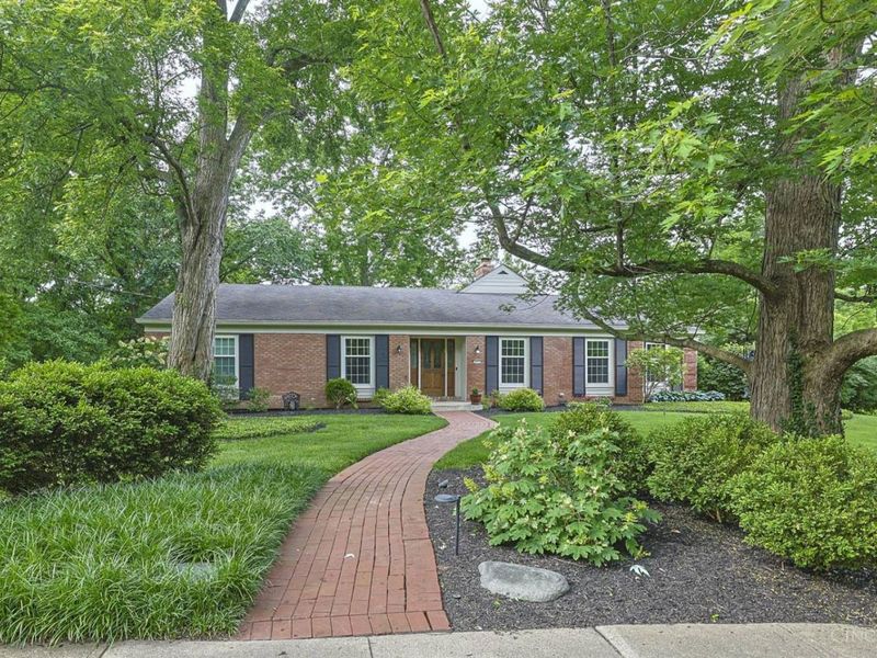 297 Ritchie Avenue, Wyoming, OH 45215 Photo 2