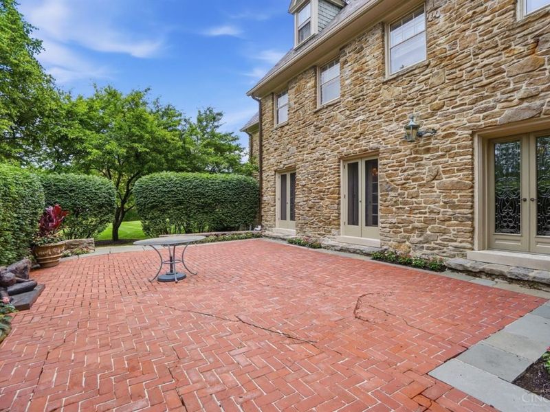 32 Hampton Lane, Cincinnati, OH 45208 Photo 25