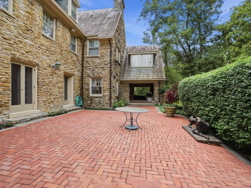 32 Hampton Lane, Cincinnati, OH 45208 Photo 26