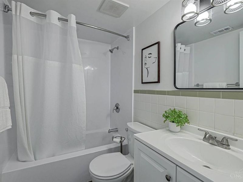 3069 Alpine Terrace, Unit 15, Cincinnati, OH 45208 Photo 14