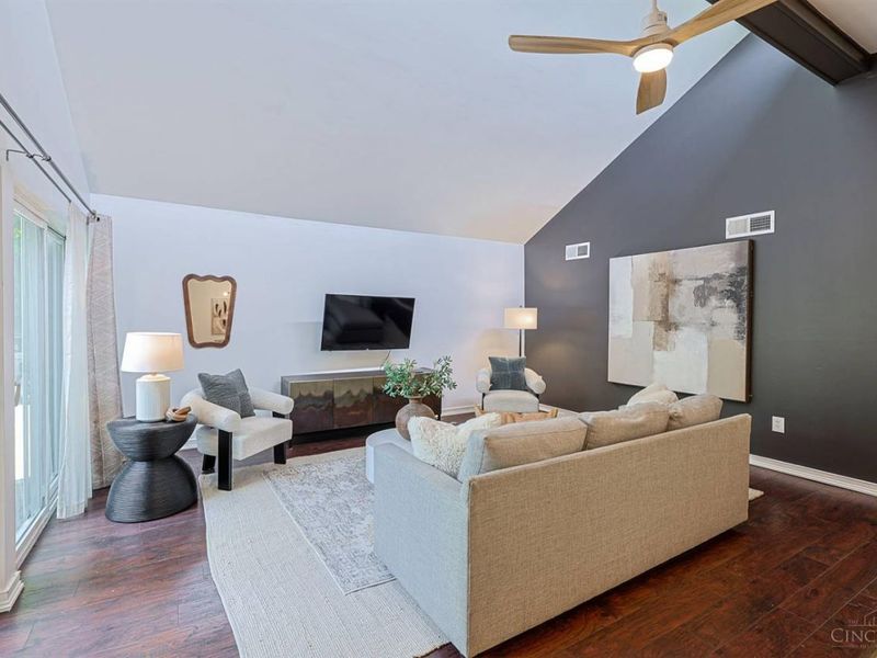 3069 Alpine Terrace, Unit 15, Cincinnati, OH 45208 Photo 4