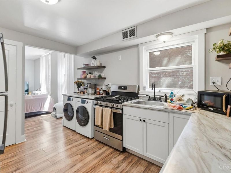 2149 W Clifton Avenue, Cincinnati, OH 45219 Photo 43