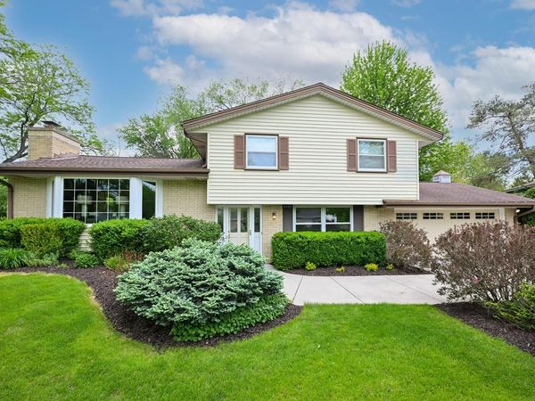 4490 Wessex DRIVE, Brookfield, WI 53045