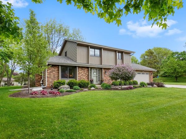 N99W16526 Rustic LANE, Germantown, WI 53022