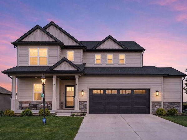 2906 Yahara DRIVE, Summit, WI 53066