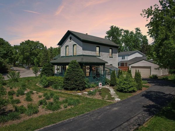 5404 N Mohawk AVENUE, Glendale, WI 53217