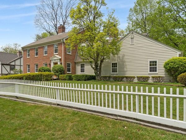 404 W Ravine Baye ROAD, Bayside, WI 53217