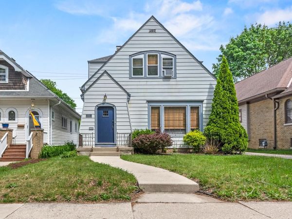 4350 N Woodburn STREET, Shorewood, WI 53211