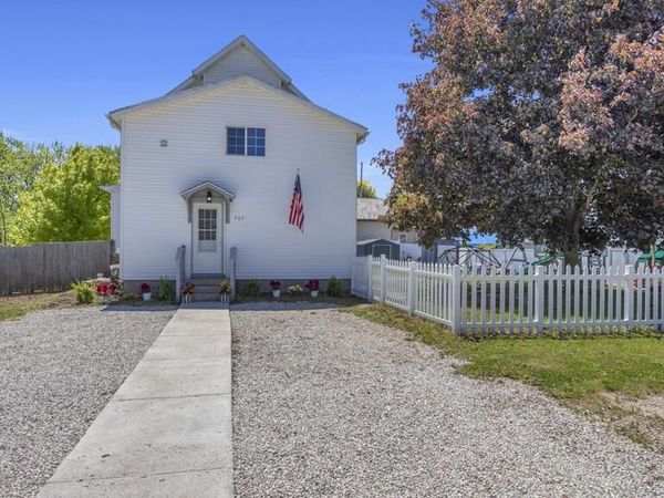 717 W 3rd STREET, Waldo, WI 53093