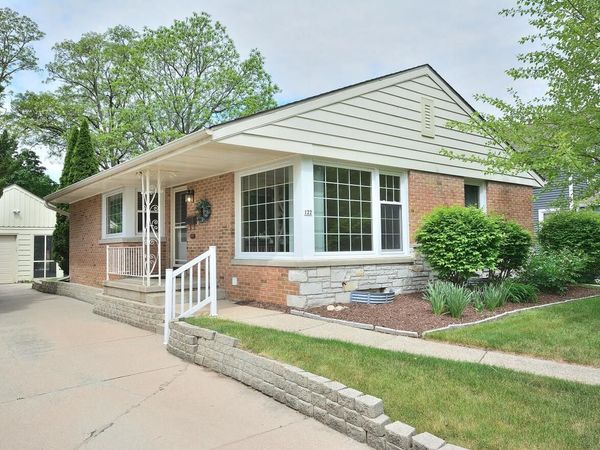 122 N Maple TERRACE, Oconomowoc, WI 53072