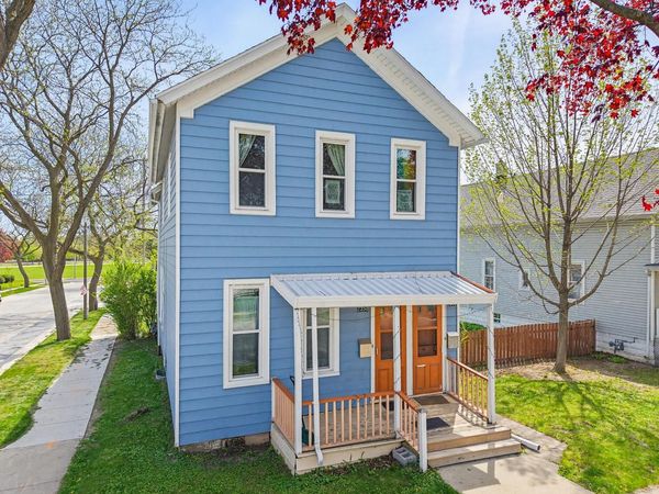 2350 S Lenox STREET, Unit 2352, Milwaukee, WI 53207