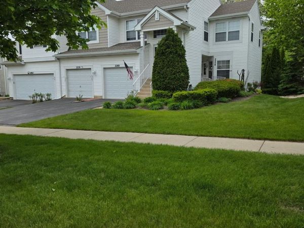 2260 Woodside Drive , Carpentersville, IL 60110